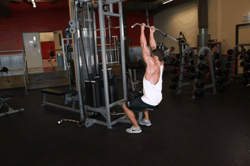 Reverse-Grip Pulldown exercise demonstration targeting Lats
